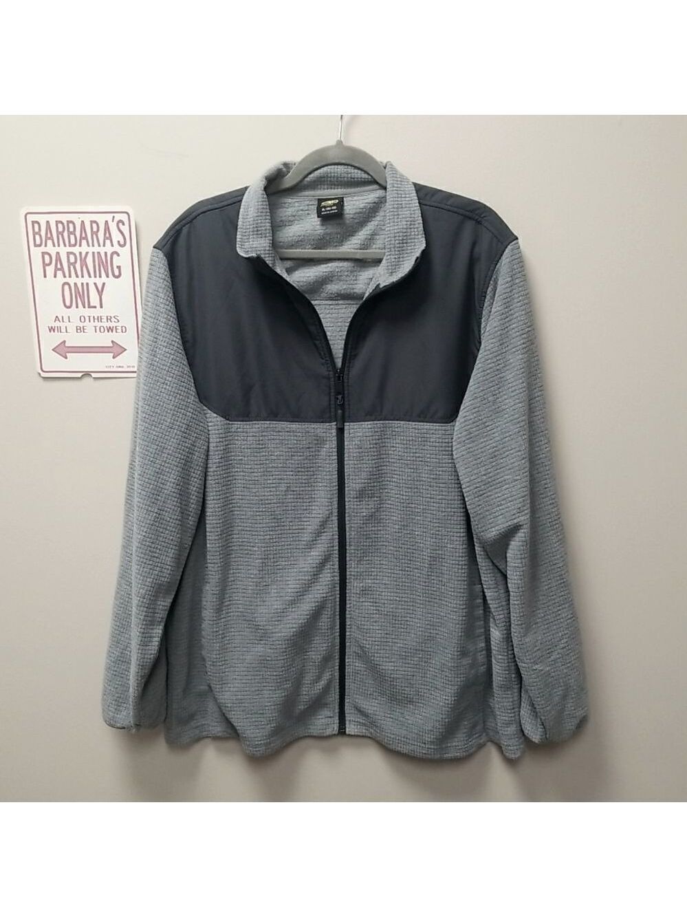 ATHLETIC WORKS Mens Lightweight Microfleece jacket. Sz Xlarge 46-48